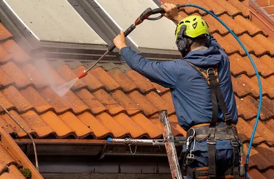 Démoussage et hydrofuge de toiture à Lommerange